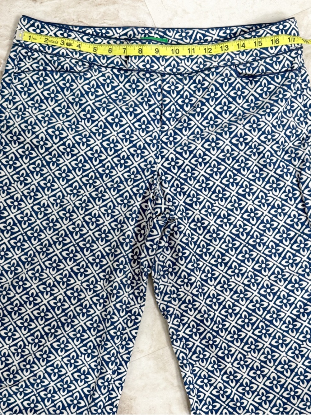 Lilly Pulitzer Palm Beach Fit Navy Blue & White Print Cropped Pants Size 10 - Picture 4 of 6
